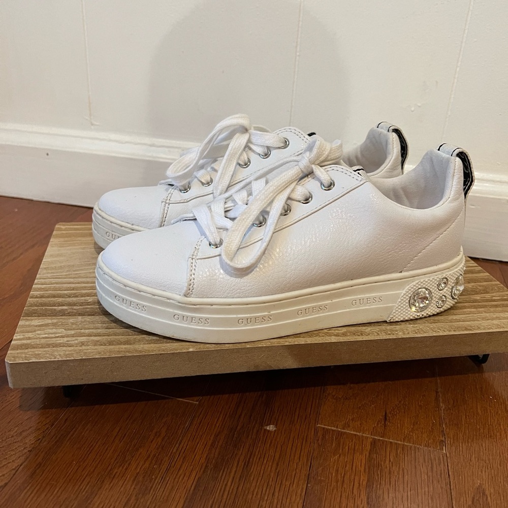Women’s guess sneakers